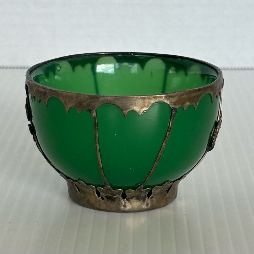 Chinese Green jade colored glass Bowls Metal Mount with Dragon & Phoenix vintage - Picture 4 of 9